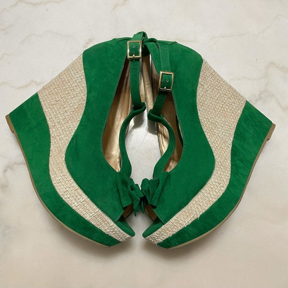 Beautiful Green Wedge Sandal